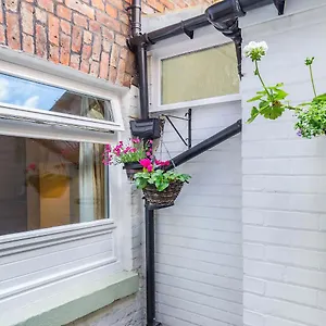 8a Wellington Terrace , Whitby United Kingdom