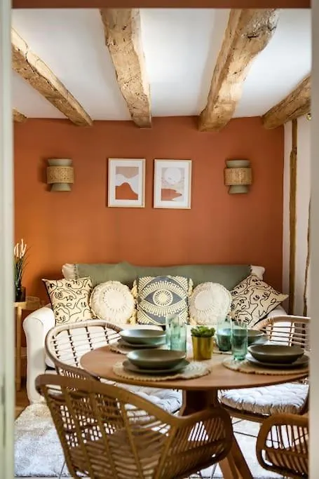 Le Nid Apartment Paris France